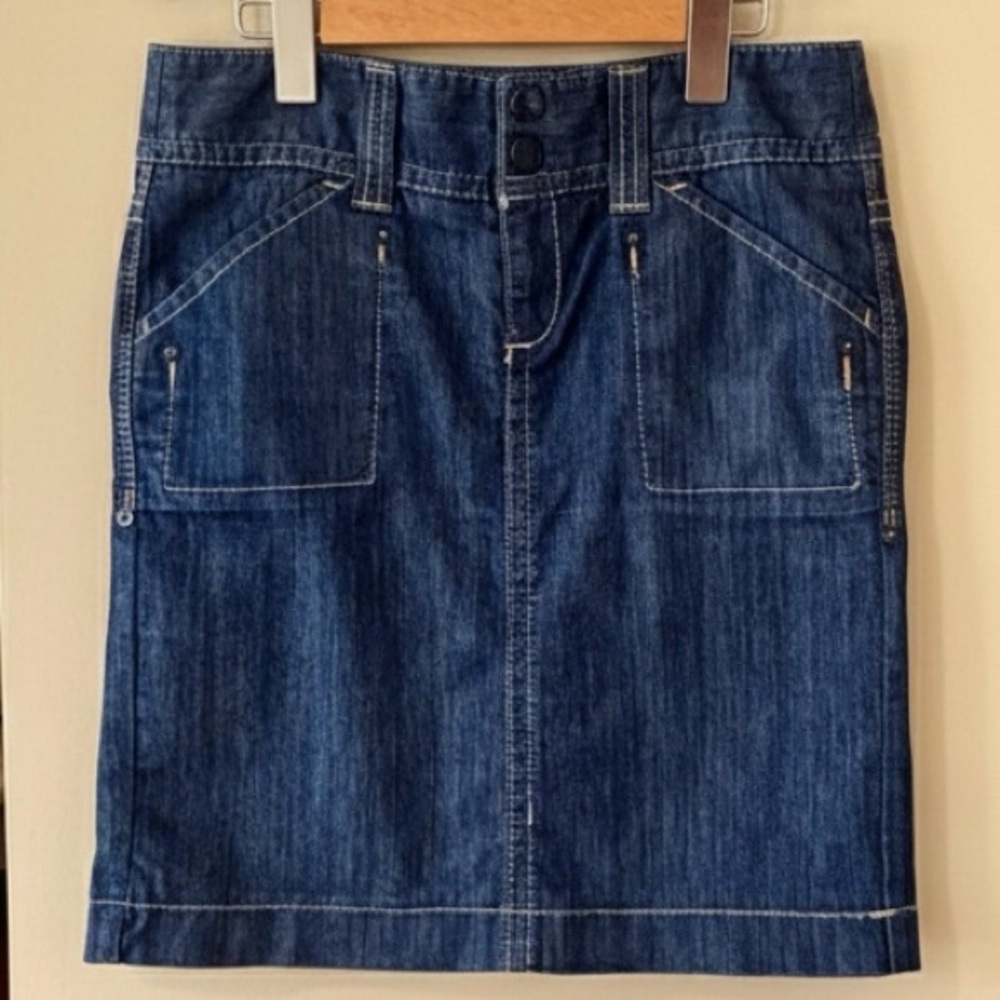United Colors of Benetton| Cute Y2K Dark Denim Skirt w/Pockets Sz 8/EUR 40